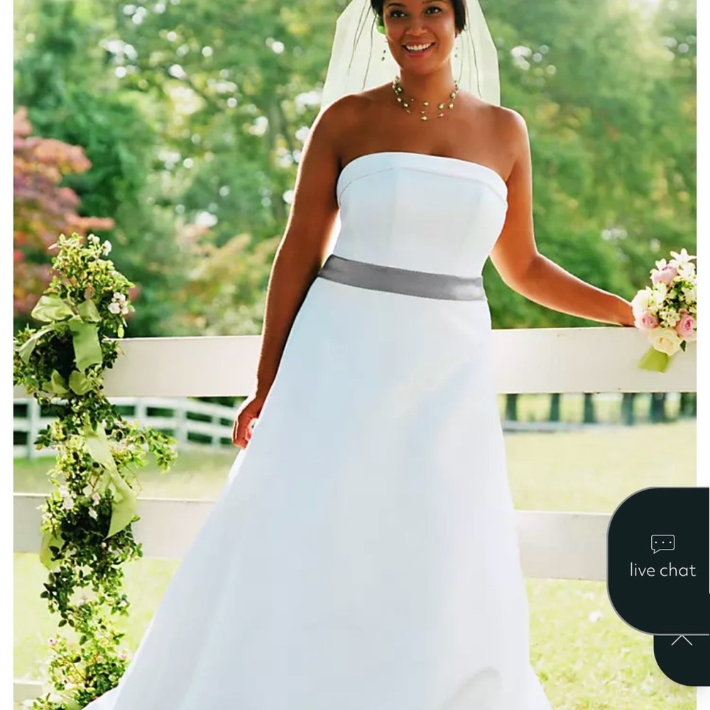 David's Bridal White Wedding Dress